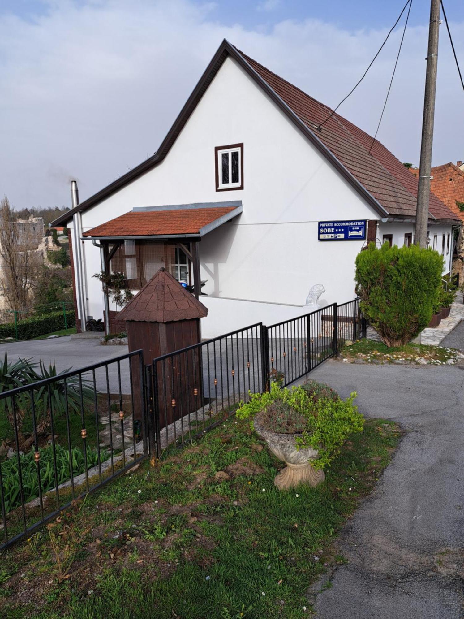 Rooms Modrušan Slunj Exteriér fotografie